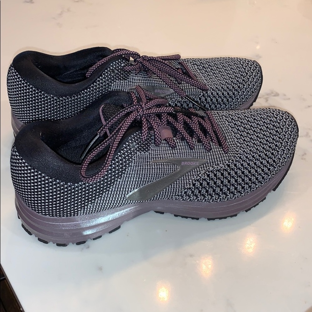 Brooks Revel tennis shoes